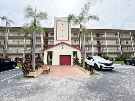 1600 SW 127th Way Pembroke Pines FL 33027