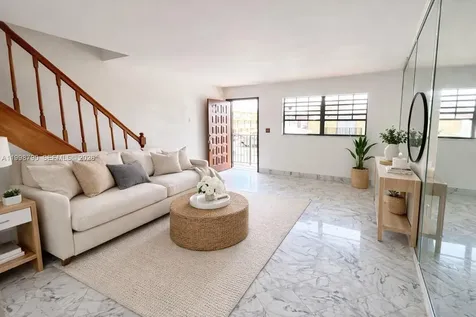 1283 W 51st Place Hialeah FL 33012