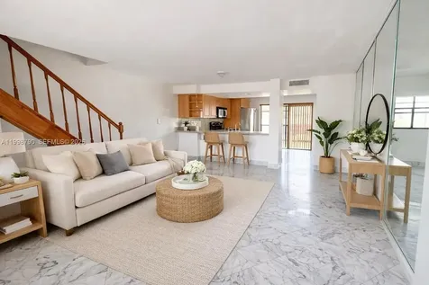 1283 W 51st Place Hialeah FL 33012