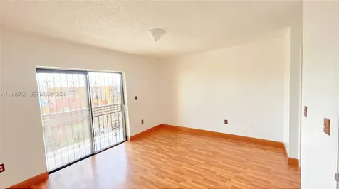 1283 W 51st Place Hialeah FL 33012