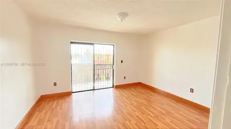1283 W 51st Place Hialeah FL 33012