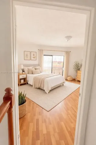 1283 W 51st Place Hialeah FL 33012