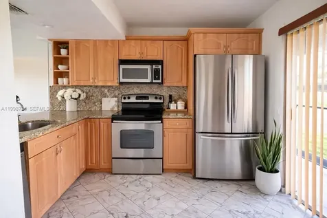1283 W 51st Place Hialeah FL 33012