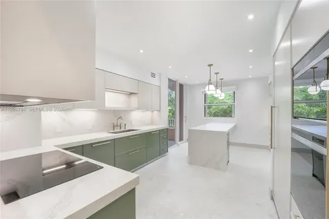 737 Crandon Boulevard Key Biscayne FL 33149