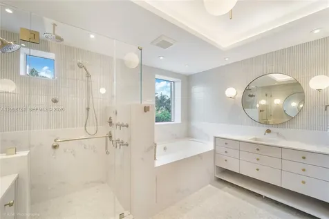 737 Crandon Boulevard Key Biscayne FL 33149