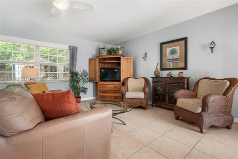2033 NE 33rd Avenue Fort Lauderdale FL 33305