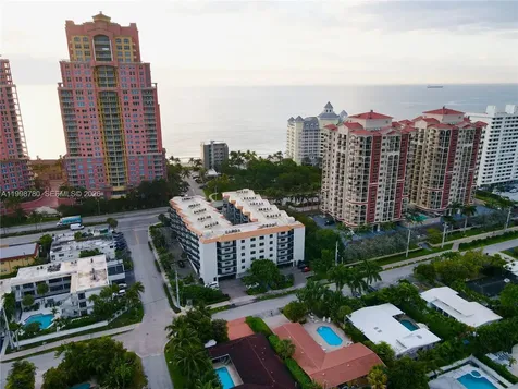 2033 NE 33rd Avenue Fort Lauderdale FL 33305