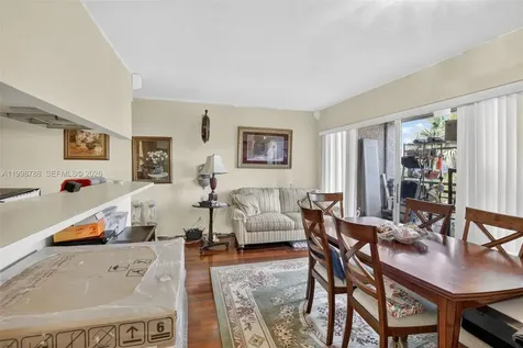 5240 NE 6th Avenue Oakland Park FL 33334