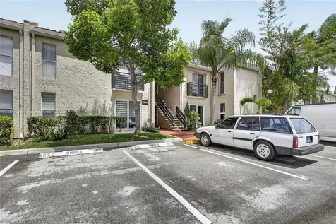 5240 NE 6th Avenue Oakland Park FL 33334