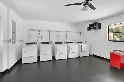 5240 NE 6th Avenue Oakland Park FL 33334
