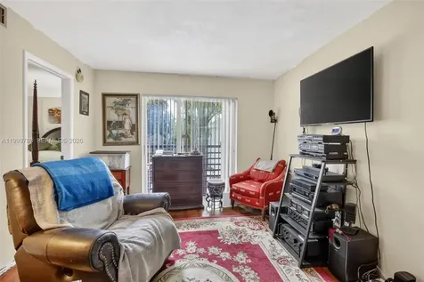 5240 NE 6th Avenue Oakland Park FL 33334