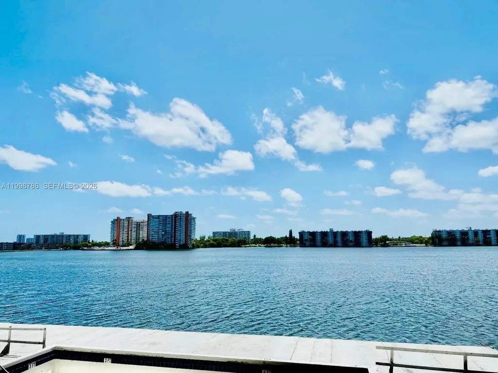 1150 NE 191st Street Miami FL 33179