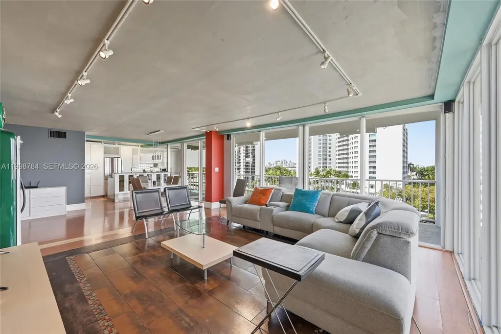 2800 E Sunrise Boulevard Fort Lauderdale FL 33304