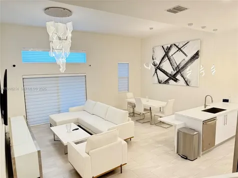 4393 NW 9th Street Plantation FL 33317