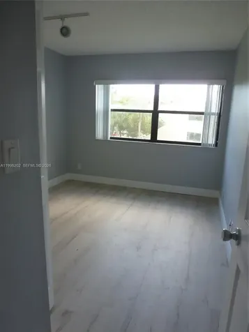 220 Lakeview Drive Weston FL 33326