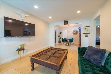 2925 NW 11th Avenue Miami FL 33127
