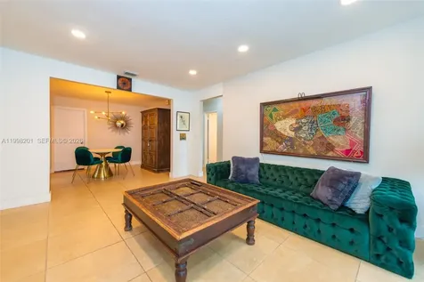 2925 NW 11th Avenue Miami FL 33127