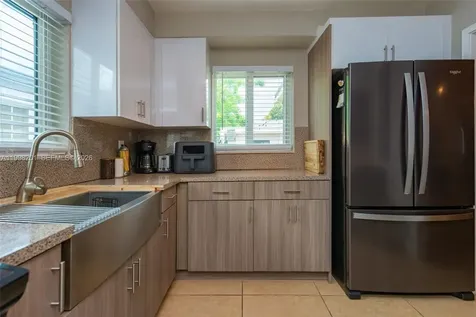 2925 NW 11th Avenue Miami FL 33127