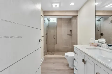 3801 Collins Avenue Miami Beach FL 33140