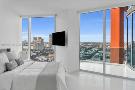 300 S Pointe Drive Miami Beach FL 33139