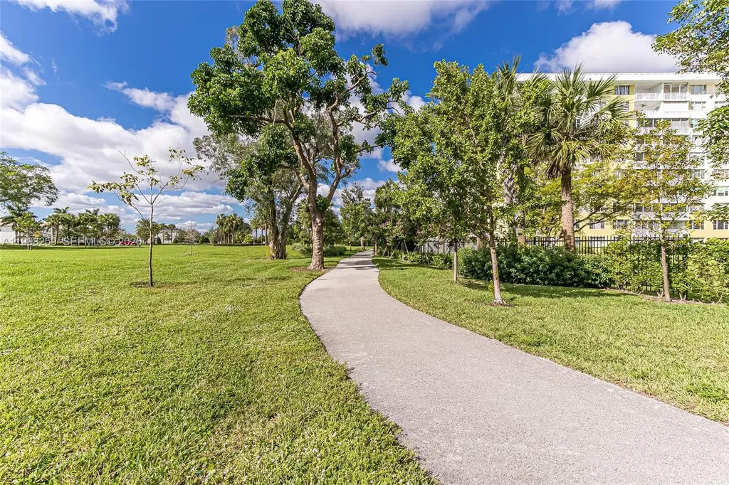 4350 Hillcrest Drive Hollywood FL 33021