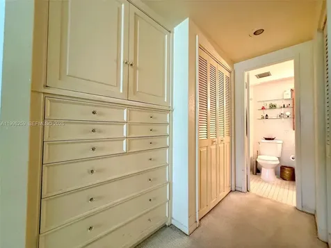 4350 Hillcrest Drive Hollywood FL 33021