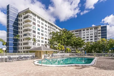 4350 Hillcrest Drive Hollywood FL 33021