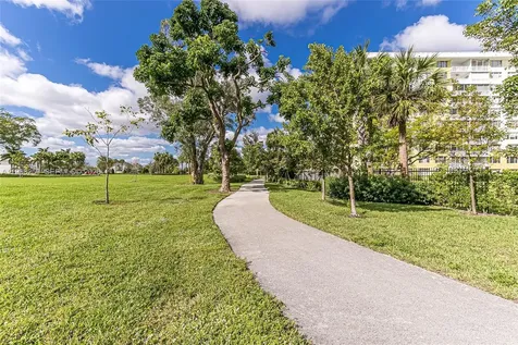 4350 Hillcrest Drive Hollywood FL 33021