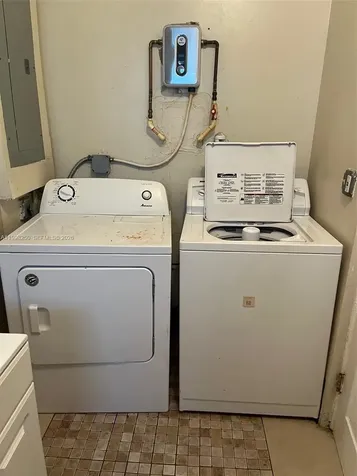 538 W 1st Street Riviera Beach FL 33404