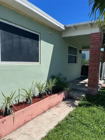 538 W 1st Street Riviera Beach FL 33404