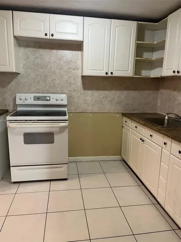 538 W 1st Street Riviera Beach FL 33404