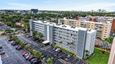 420 NE 12th Avenue Hallandale Beach FL 33009