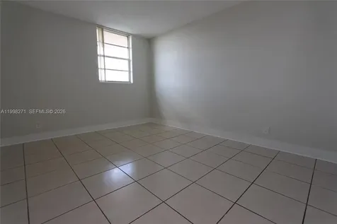 4550 NW 9th Street Miami FL 33126