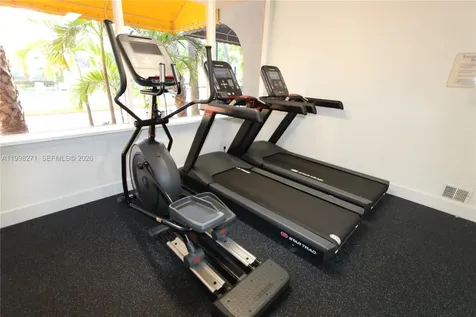 4550 NW 9th Street Miami FL 33126