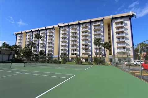 4550 NW 9th Street Miami FL 33126