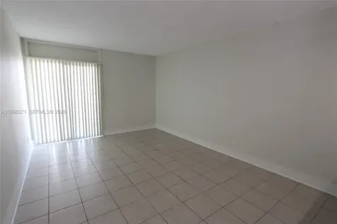 4550 NW 9th Street Miami FL 33126