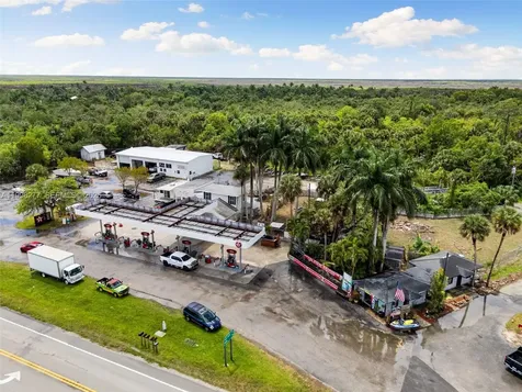20018 Tamiami Trail E Naples FL 34114