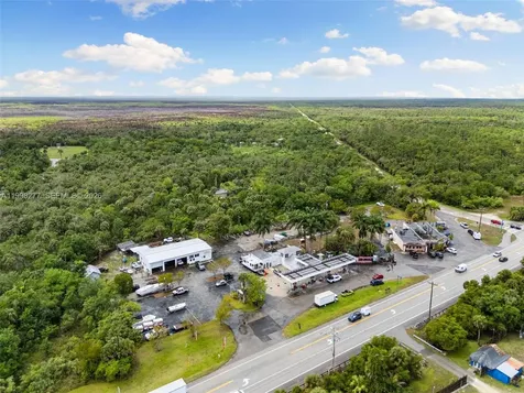 20018 Tamiami Trail E Naples FL 34114