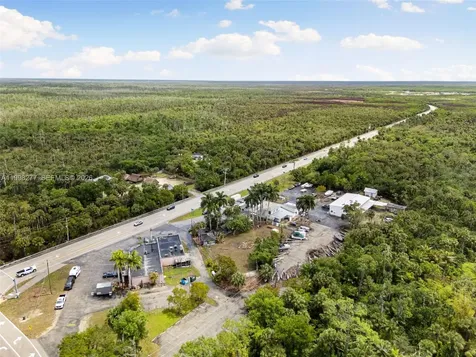 20018 Tamiami Trail E Naples FL 34114