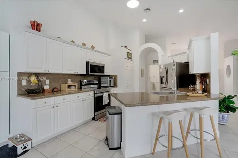 3085 Lakewood Circle Weston FL 33332