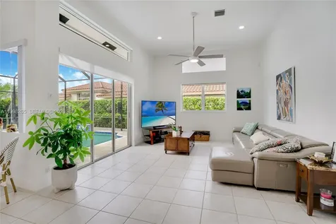3085 Lakewood Circle Weston FL 33332