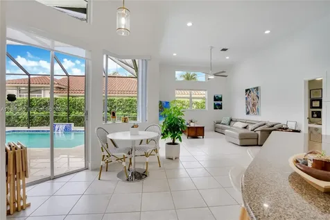 3085 Lakewood Circle Weston FL 33332