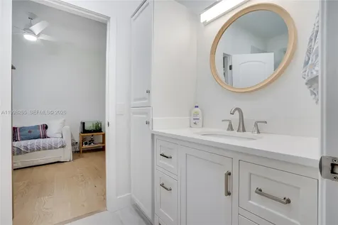 3085 Lakewood Circle Weston FL 33332