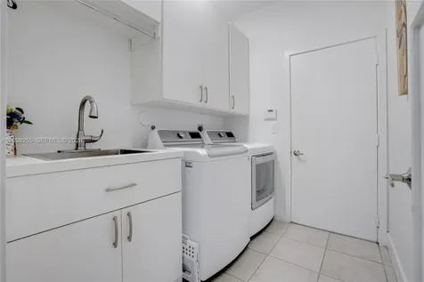 3085 Lakewood Circle Weston FL 33332