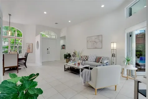 3085 Lakewood Circle Weston FL 33332