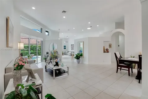 3085 Lakewood Circle Weston FL 33332