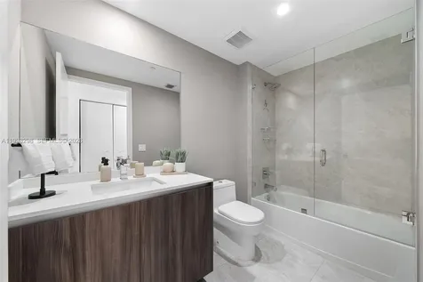 488 NE 18th Street Miami FL 33132