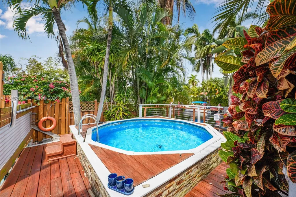 905 Mandarin Isle Fort Lauderdale FL 33315