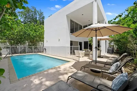 2721 SW 22nd Avenue Miami FL 33133