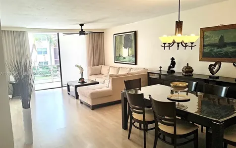 2841 Somerset Drive Lauderdale Lakes FL 33311